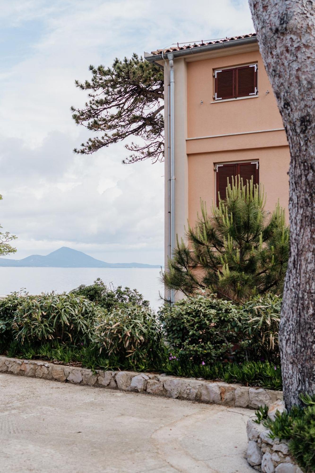 Apartmaji Punta Veli Lošinj Exterior foto